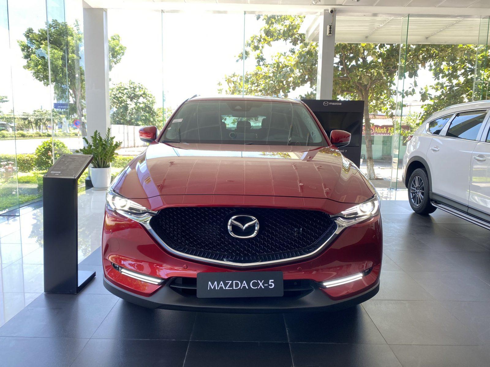 Phía trước Mazda CX5 Premium